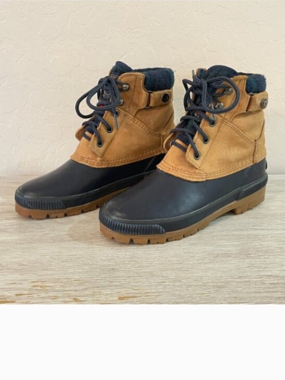 Vintage American Eagle Boots Bootie StormGear Y2K Navy Blue Rubber Tan Leather 6